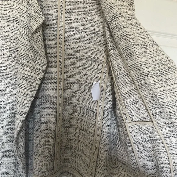 Banana Republic Women's Beige Tweed Blazer - Picture 9 of 12